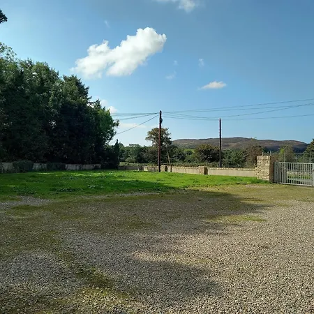 8 Croaghross House, بيت للعطل