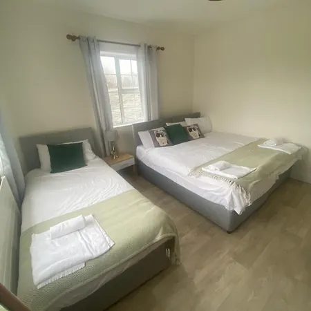 8 Croaghross House, *
