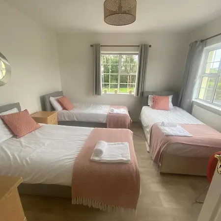 8 Croaghross House, *