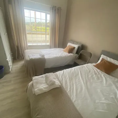 8 Croaghross House, * Portsalon