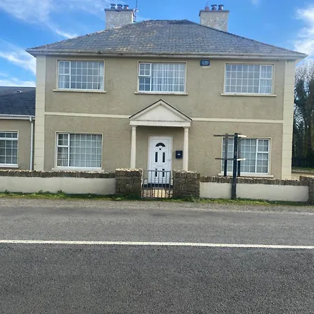 8 Croaghross House, Semesterbostad *