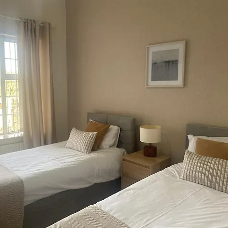 8 Croaghross House, Semesterbostad